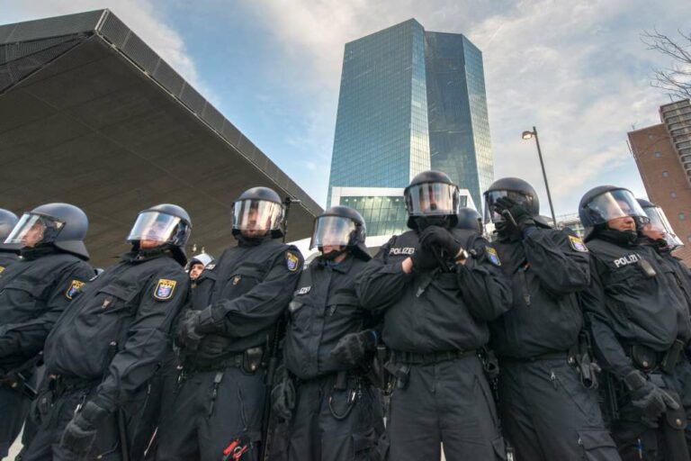 050101 Christian Martischius r mediabase - Hin zum Polizeistaat - Rechtsruck - Rechtsruck