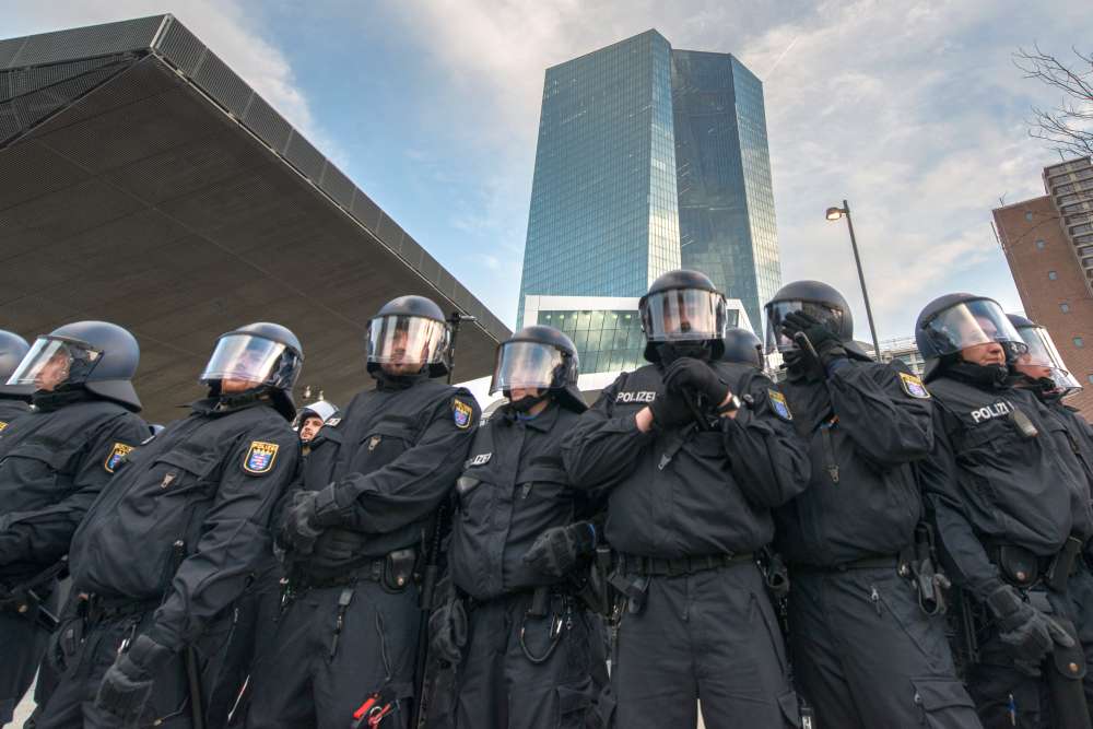 050101 Christian Martischius r mediabase - Hin zum Polizeistaat - Grundrechte, Rechtsruck, Repression - Politik