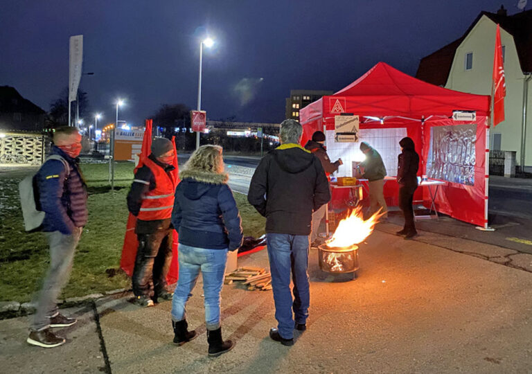 050202 - Für Streik gestimmt - Arbeitskämpfe - Arbeitskämpfe