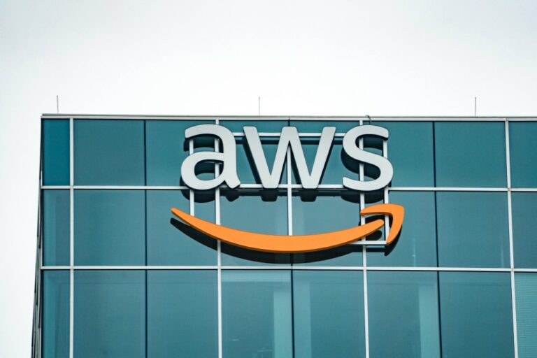 060201 AWS - Monopolist mit neuem Chef - Prekäre Arbeit - Prekäre Arbeit