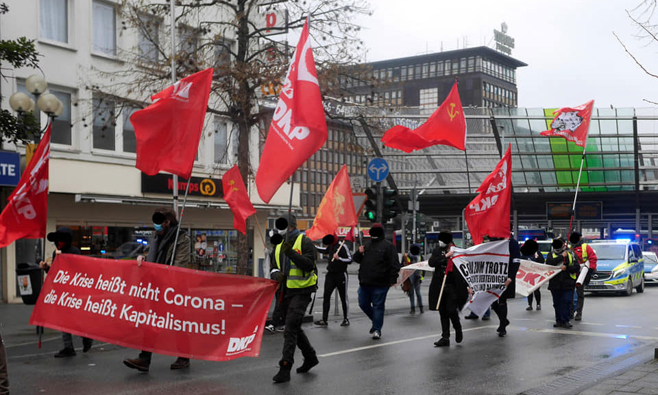 147815013 105198454940507 8656409934412716982 n - Nicht nur an der Oberfläche kratzen - Coronavirus, Demonstration, DKP - Blog