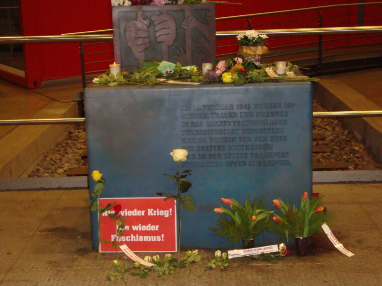 DSC01915 - Auschwitz-Gedenken in Leipzig - Antifaschismus, Deutsche Bahn, Nazi-Terror, Naziverbrecher - Wirtschaft & Soziales