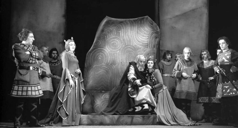 Generale King Lear in de Stadsschouwburg Bestanddeelnr 903 0944 - Verteilung tilgte dann das Übermaß … - Literatur - Literatur