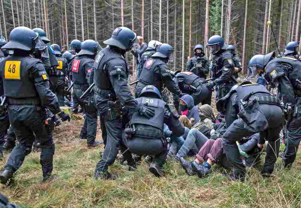 danni klein 42 - Kein Baum ist egal - Proteste, Umweltpolitik - Im Bild