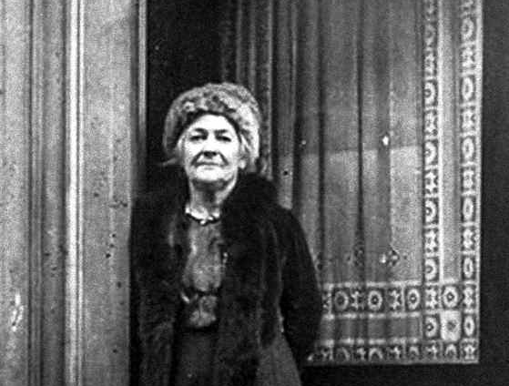 090801 BG clara zetkin 1920 youbioit - Starke Frau mit einem Ziel - Frauentag - Frauentag