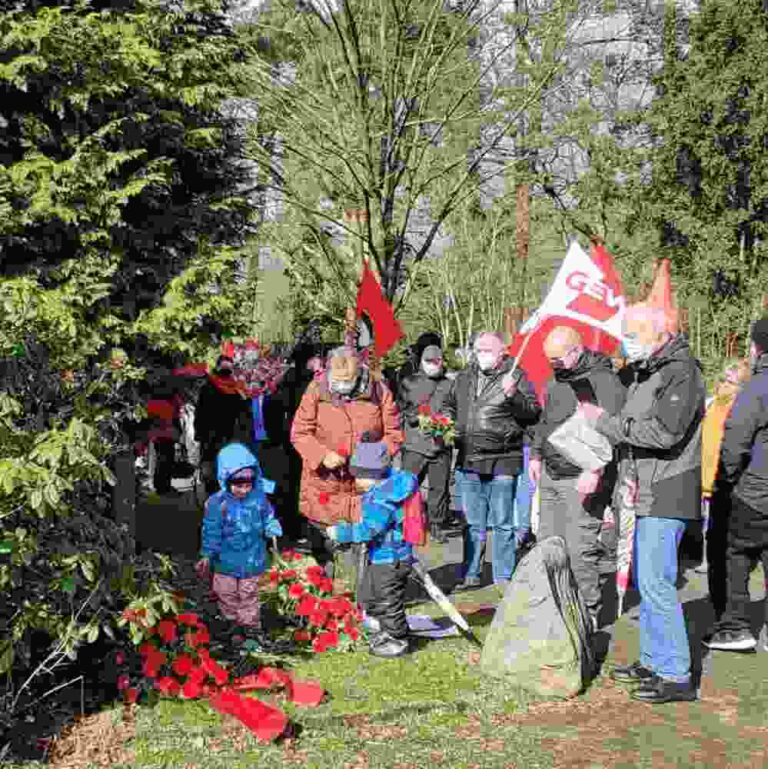 110503 hamburg 1 - DKP Hamburg-Bergedorf - Antifaschismus - Antifaschismus