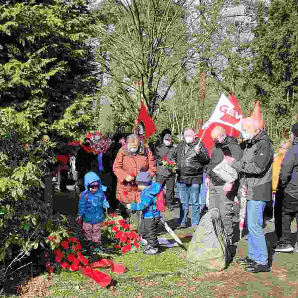 110503 hamburg 1 - DKP Hamburg-Bergedorf - Antifaschismus, DKP, Geschichte der Arbeiterbewegung, Kundgebungen - Politik