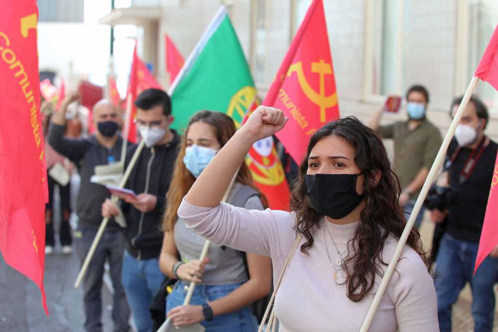 110602 Portugal 2 - Rechte und Einkommen zurückgewonnen - §nfb, Jugend, Kommunistische Parteien, Portugal - Internationales