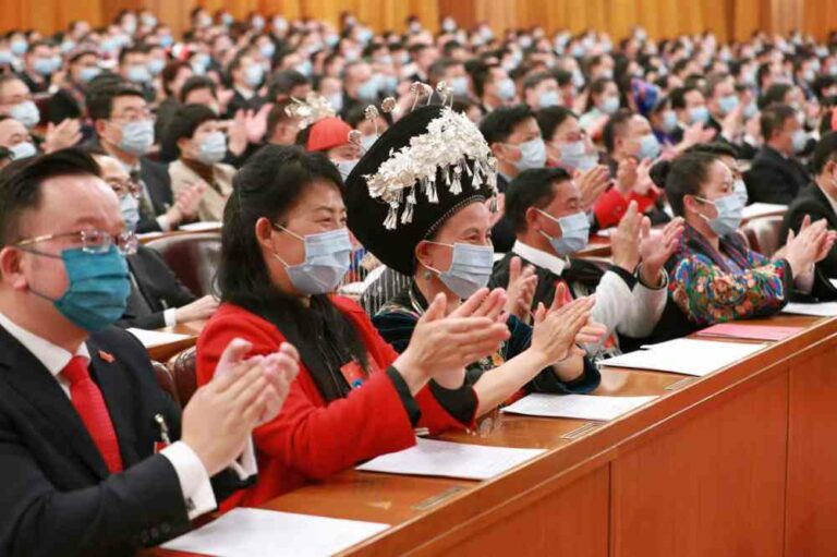 110701 China - Systemischer Vorteil - China, Volkskongress - Im Bild