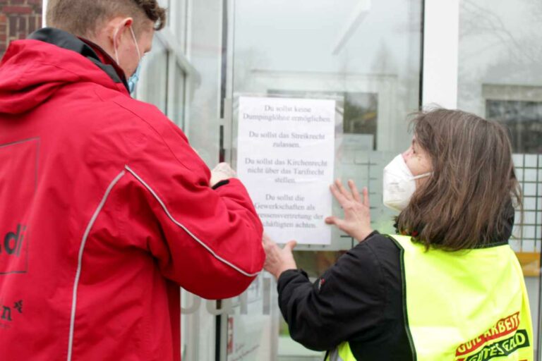 130303 Caritas - Nach dem Klatschen nun die Klatsche - Pflege - Pflege