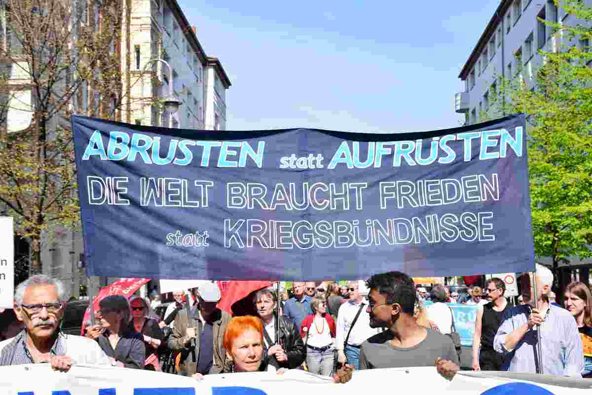 1315 01 Ostermarsch - Ostern auf die Straße - §nfb, Demonstration, Ostermarsch - Aktion