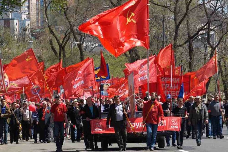 kprf3 - Nicht der Realität entsprechend - Kommunistische Parteien, Proteste, Russland - Im Bild