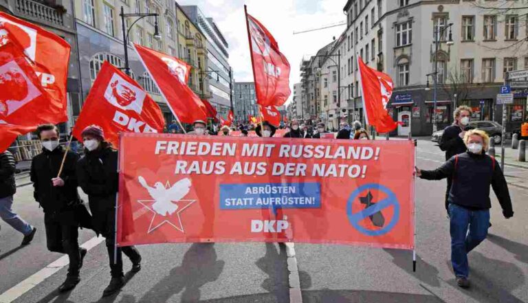 Berlin 01 Hiksch - Heraus zu den Ostermärschen – Kriege stoppen, bevor es zu spät ist - Patrik Köbele - Patrik Köbele