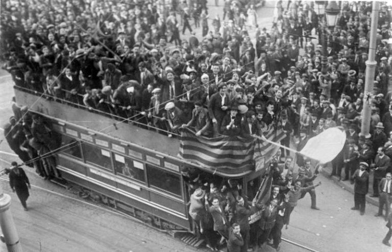 Bundesarchiv Bild 102 11543 Madrid Ausrufung der Zweiten Spanischen Republik - Die Gründung der zweiten Spanische Republik vor 90 Jahren - Neues aus den Bewegungen - Neues aus den Bewegungen