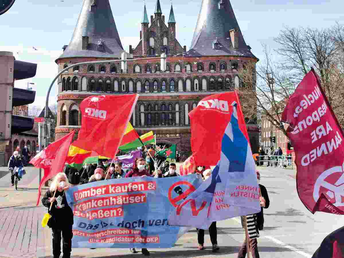 Luebeck 2 - Ostermarsch 2021 - Friedenskampf, Ostermarsch - Im Bild