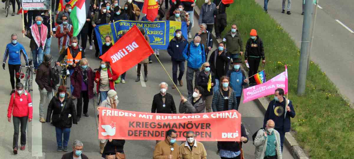 Stuttgart 1 - Ostermarsch 2021 - Friedenskampf, Ostermarsch - Im Bild