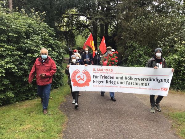 linkerniederrhein - Wer nicht feiert, hat verloren - Antifaschismus, Friedenskampf, Geschichte der Arbeiterbewegung - Blog, DKP in Aktion