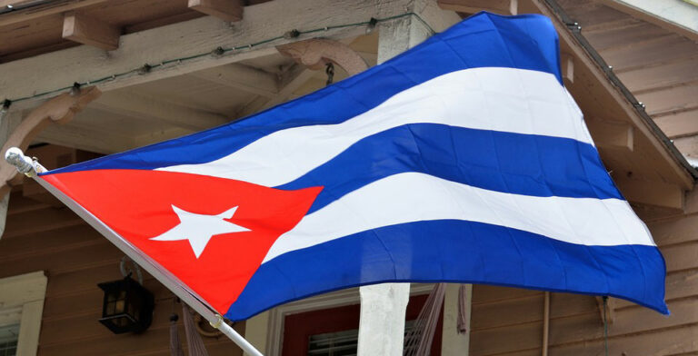 cuban flag 1911649 960 720 - Angriff auf Kuba - Aggression - Aggression
