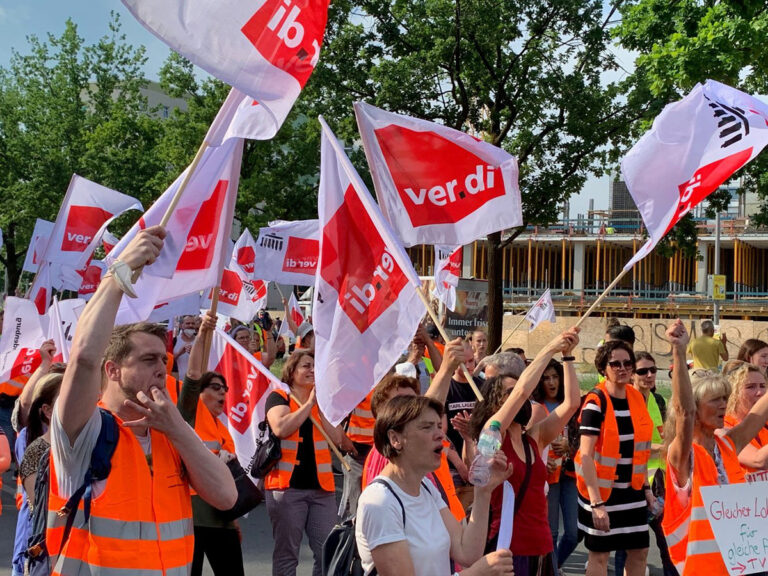 270301 Ultimatum - Streikbereit für bessere Arbeitsbedingungen - Krankenhaus - Krankenhaus