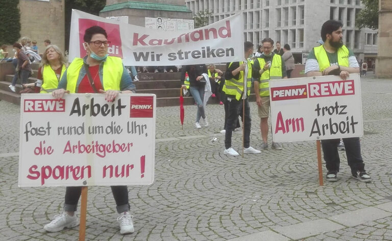 290303 Bildmeldung - Streiks im Handel - Streik - Streik