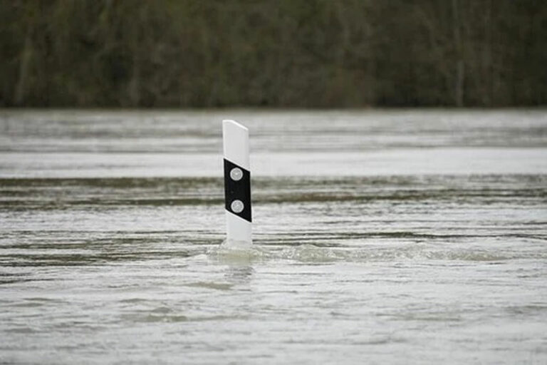 flood 5978320 340 - Schlecht geschützt, viel versprochen - Katastrophen - Theorie & Geschichte