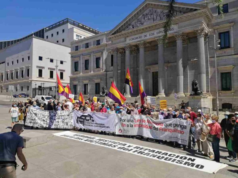310702 Spanien - Aufarbeitung im Schongang - Gesetzesreform, Spanien - Politik