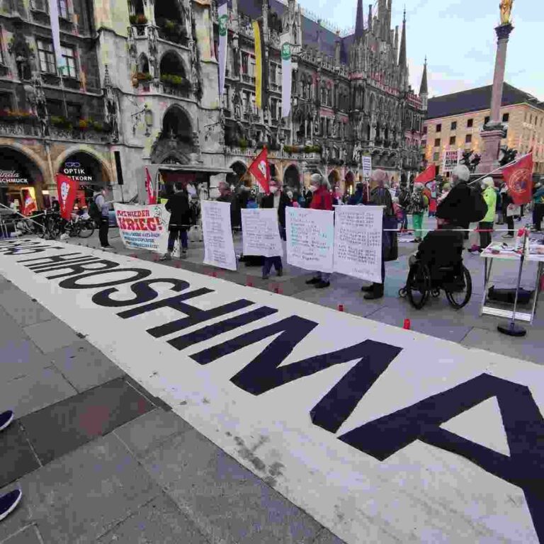 320503 bildmeldung - Atombombenabwürfe auf Hiroshima und Nagasaki - Proteste - Proteste