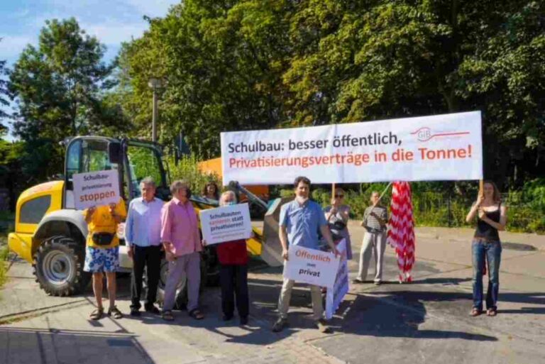 330502 bildmeldung - Privatisierung von Schulgebäuden - Proteste - Proteste