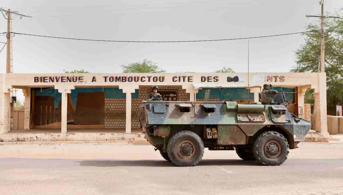 330601 Westafrika - Mobiler Imperialismus - Aufrüstung, Frankreich, Westafrika - Internationales