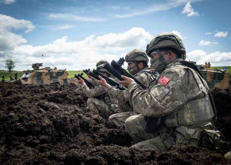 340401 nato - Im Blutrausch - Russland - Russland