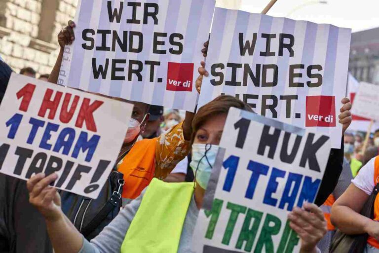 01 Titel - Klinik-Streik wird ausgeweitet - Krankenhaus - Krankenhaus