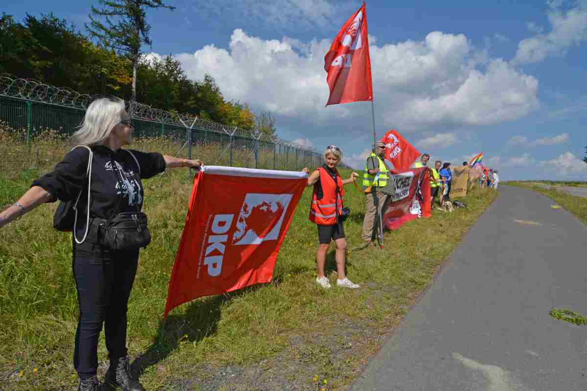 0802 Buechel - Kriegstreiber abwählen - Bundestagswahl, DKP, Friedenskampf - Im Bild