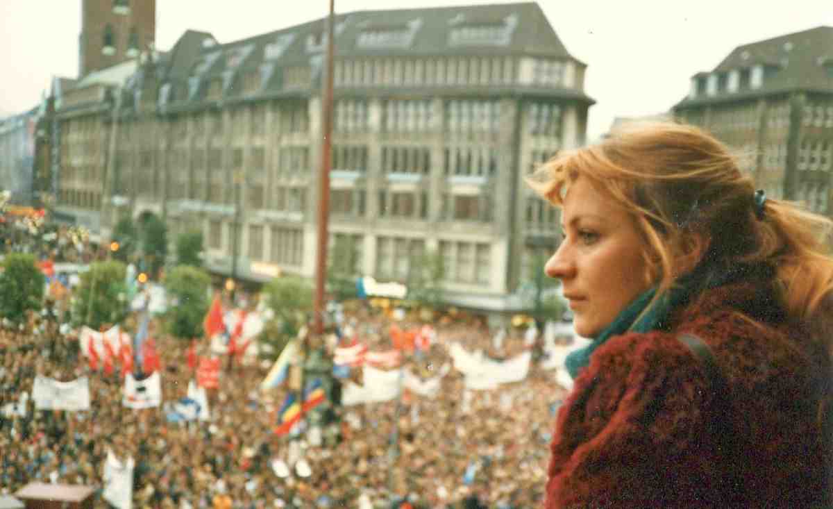 3412 Jelpke 02 - Stolze Nervensäge - Friedenskampf, Linkspartei - Hintergrund