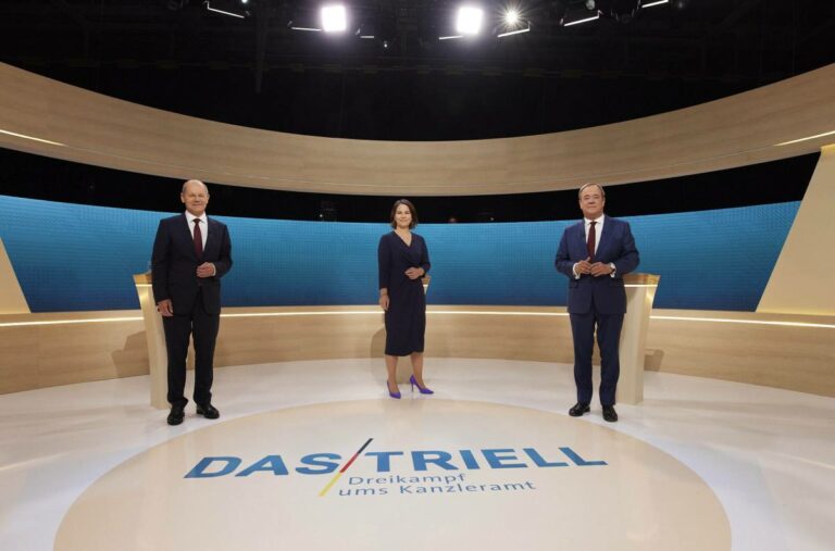 370504 bildmeldung - Das Triell der Bundeskanzlerkandidaten - Fernsehen - Fernsehen