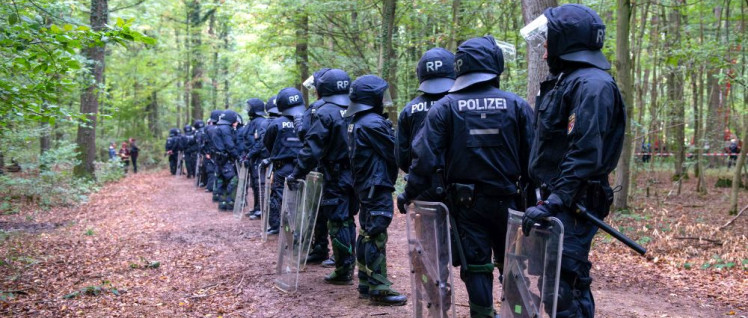 im hambacher forst - Räumung war rechtswidrig - DKP, Repression, Umweltpolitik - Blog, DKP in Aktion