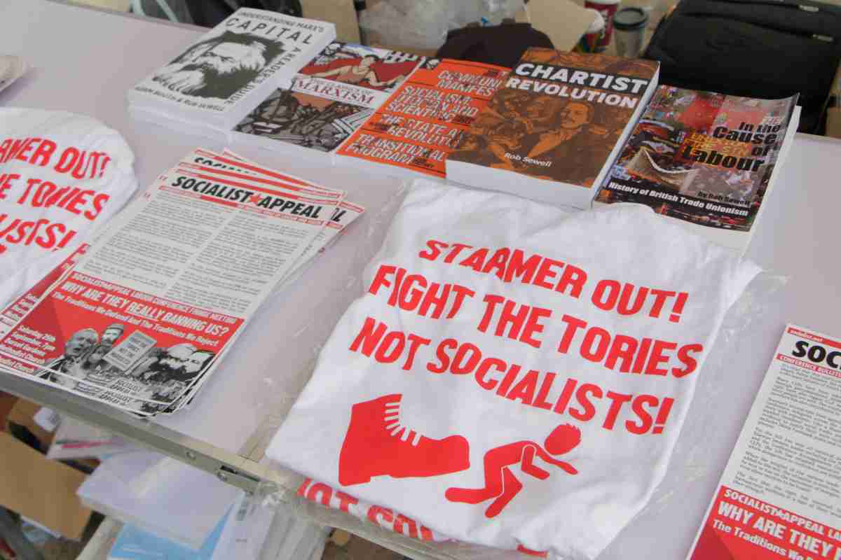 400601 Labour - Den Kapitalismus retten - Großbritannien, Sozialdemokraten - Internationales