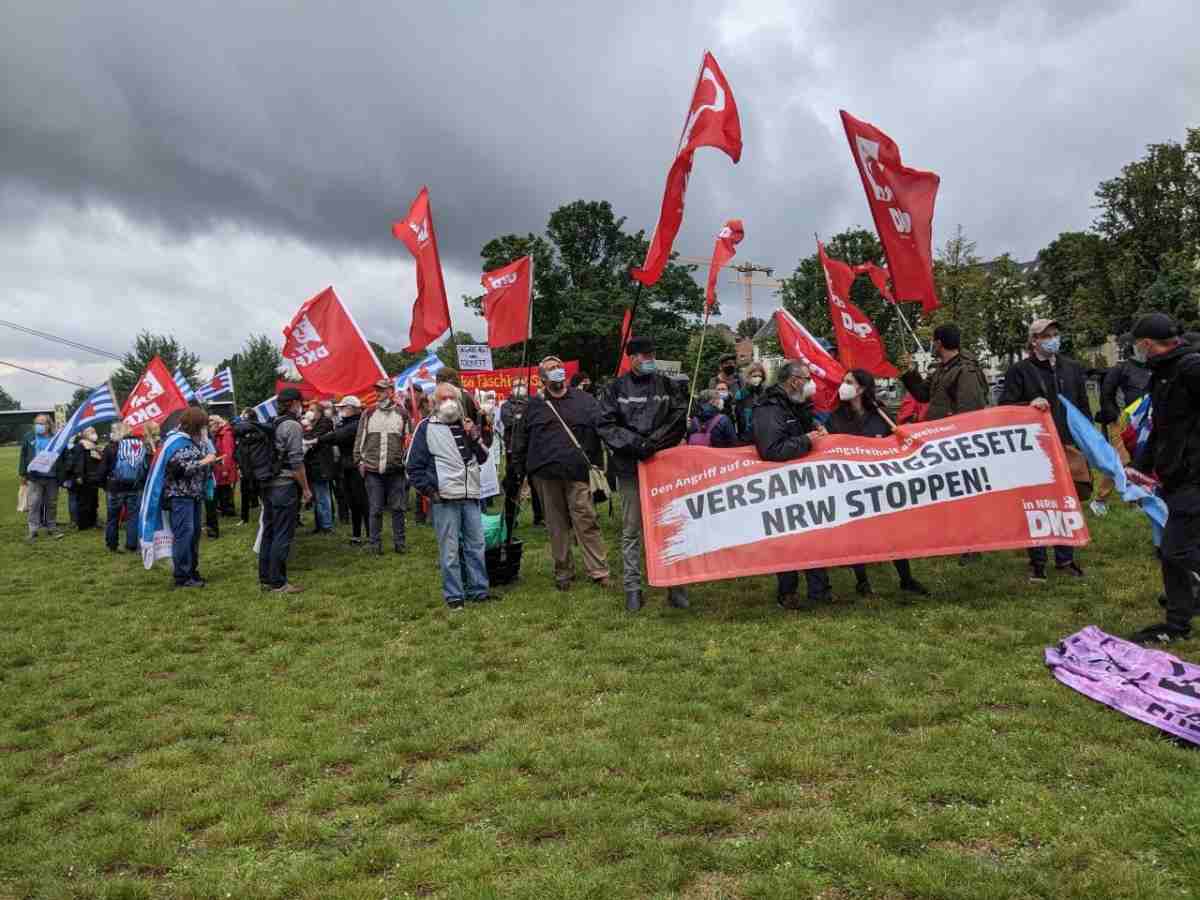 4104002 versammlung - Dritte Großdemonstration gegen das geplante Versammlungsgesetz für NRW - Proteste, Versammlungsrecht - Politik