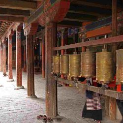 Durch die Gebetsmühlen gejagt