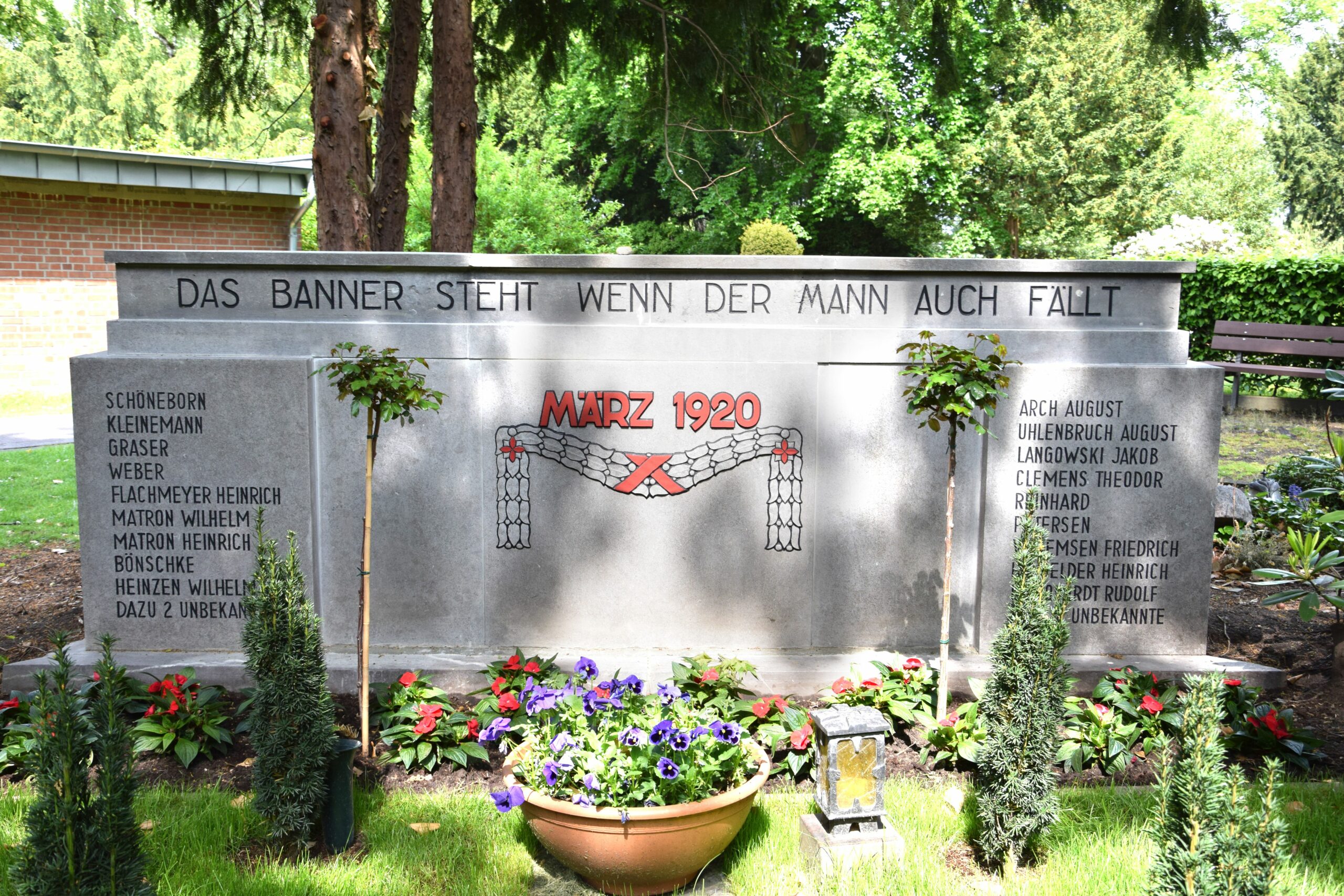 471202 Denkmal scaled - Ernst Kircher, der „Zirkus Konzentrazani“ und die deutsche Revolution 1848 - UZ vom 26. November 2021 - UZ vom 26. November 2021