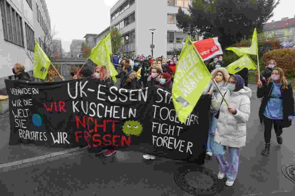 DSC03950 - Warm anziehen - Gesundheitswesen, Krankenhaus, Streik - Wirtschaft & Soziales