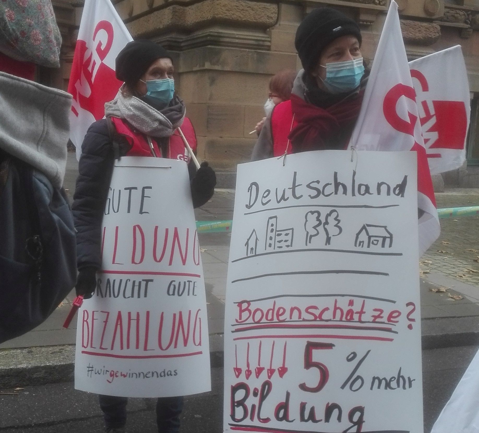 500301 TDL - Die Machtfrage in ­unserem Sinne beantworten - UZ vom 17. Dezember 2021 - UZ vom 17. Dezember 2021