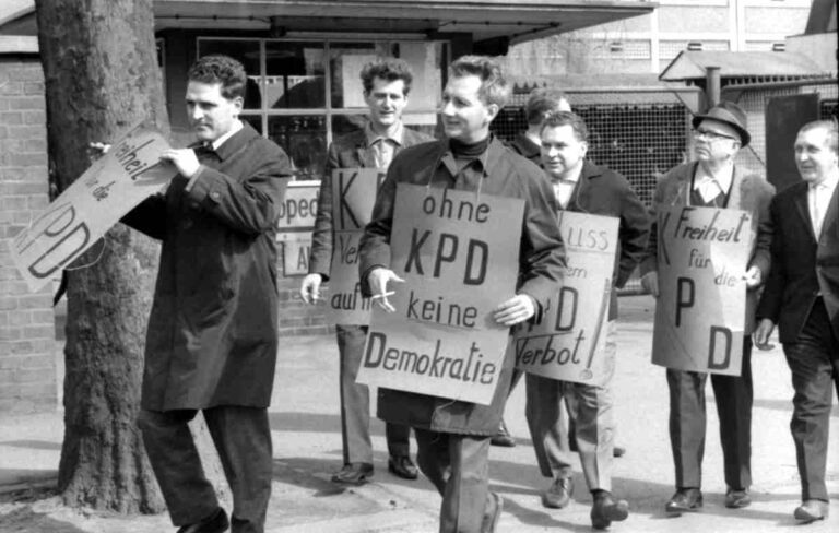 0112 13 01 Bottrop 1968 KPD Verbot Klaus Rose - „Du denkst, also sollst du nicht sein“ - KPD - KPD