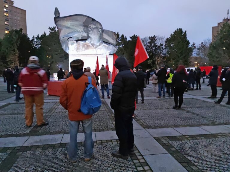 020801 Kundgebung - Ungeimpfte sind nicht die Gegner - DKP in Aktion - DKP in Aktion