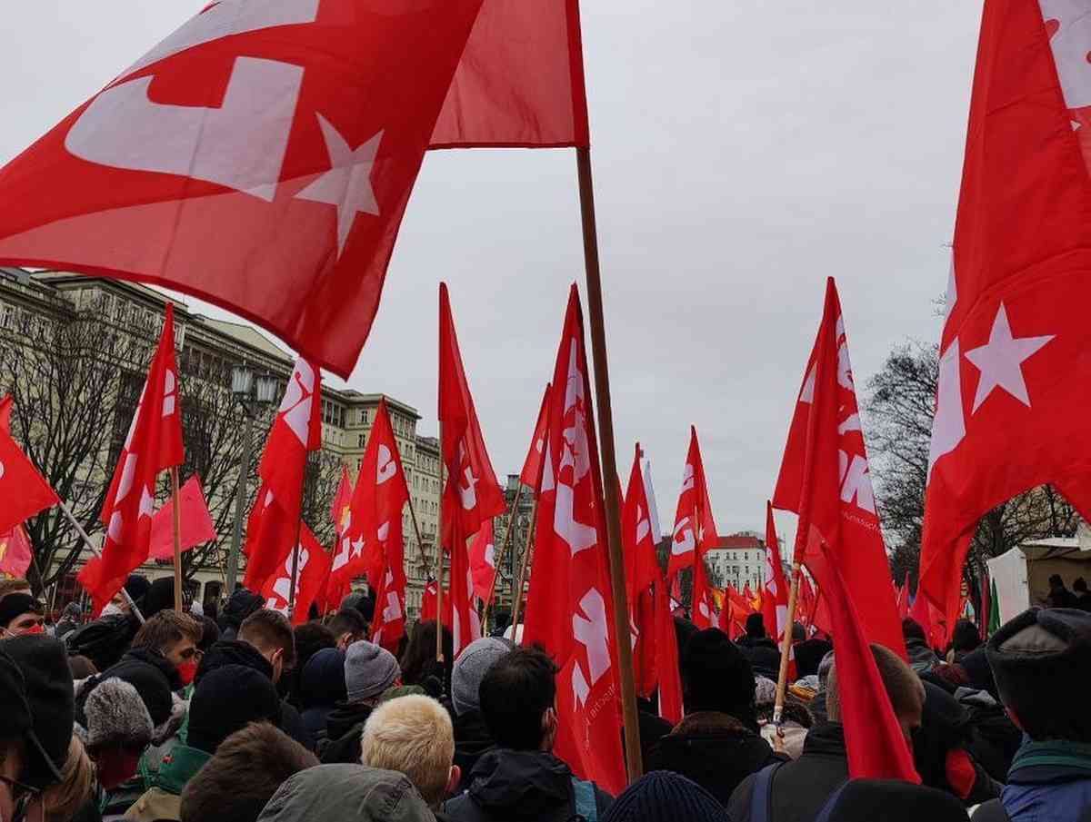 0405 Demo2 - Ein guter Auftakt - Demonstration, DKP, Energiepreisstoppkampagne, Jugend - Blog, DKP in Aktion