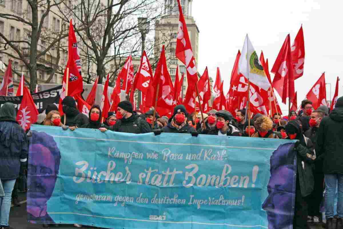 IMG 6086 - Ein guter Auftakt - Demonstration, DKP, Energiepreisstoppkampagne, Jugend - Blog, DKP in Aktion