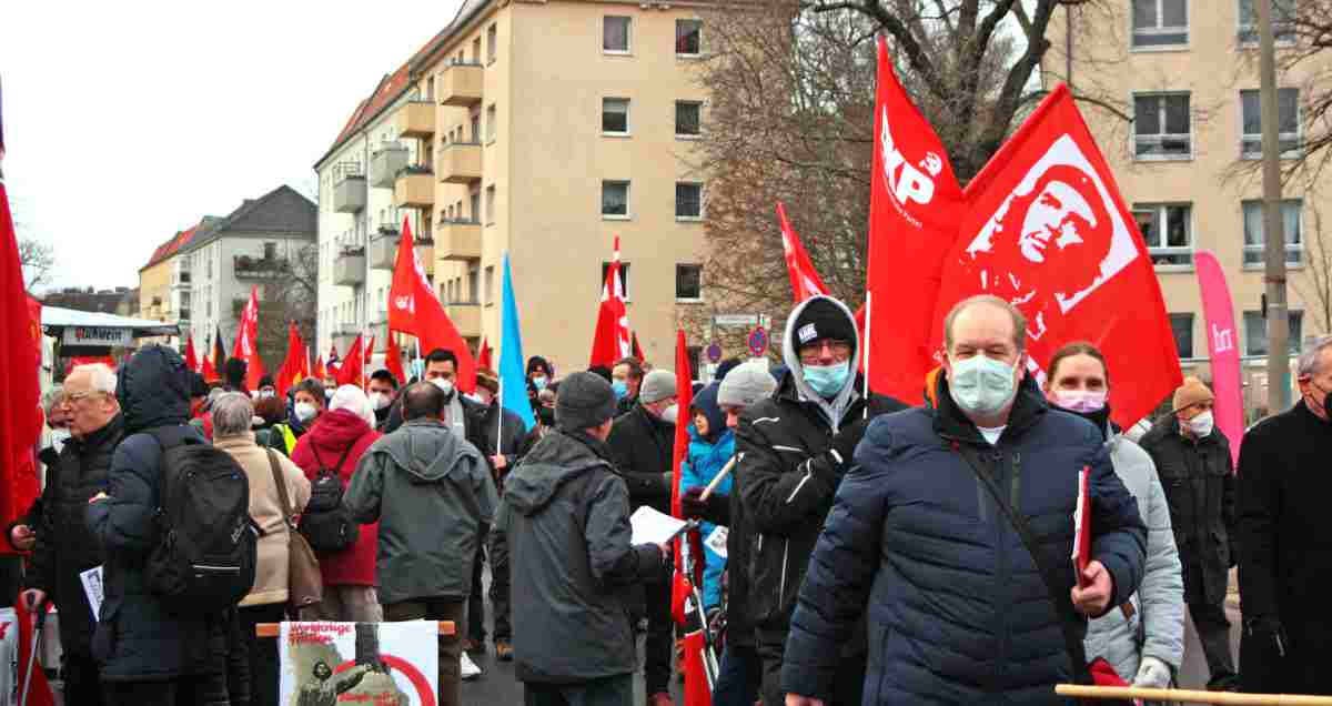 IMG 6323 - Ein guter Auftakt - Demonstration, DKP, Energiepreisstoppkampagne, Jugend - Blog, DKP in Aktion