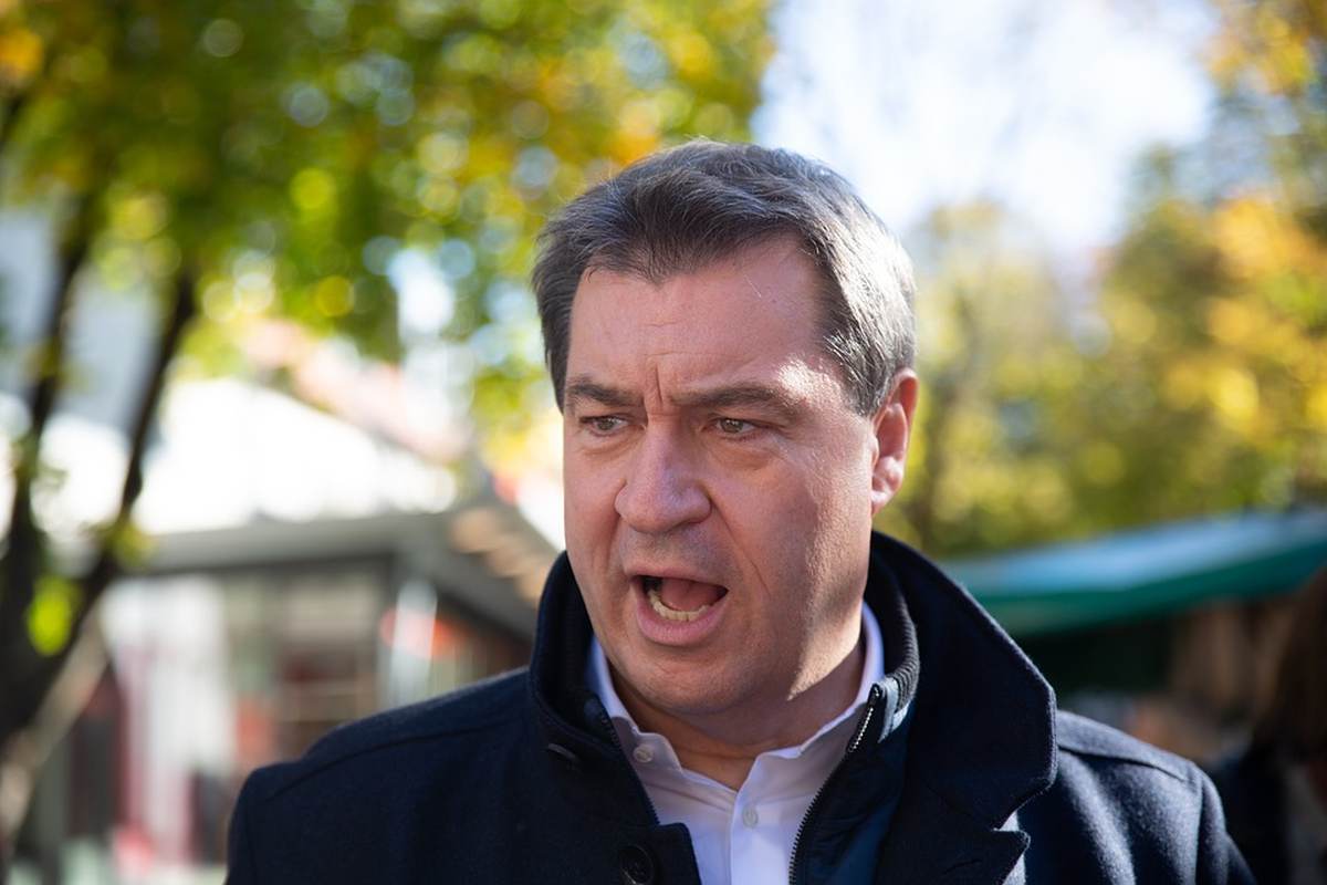 070402 soeder - Eindeutig unverträglich - Bayern, Corona-Impfung, Impfpflicht, Markus Söder - Politik