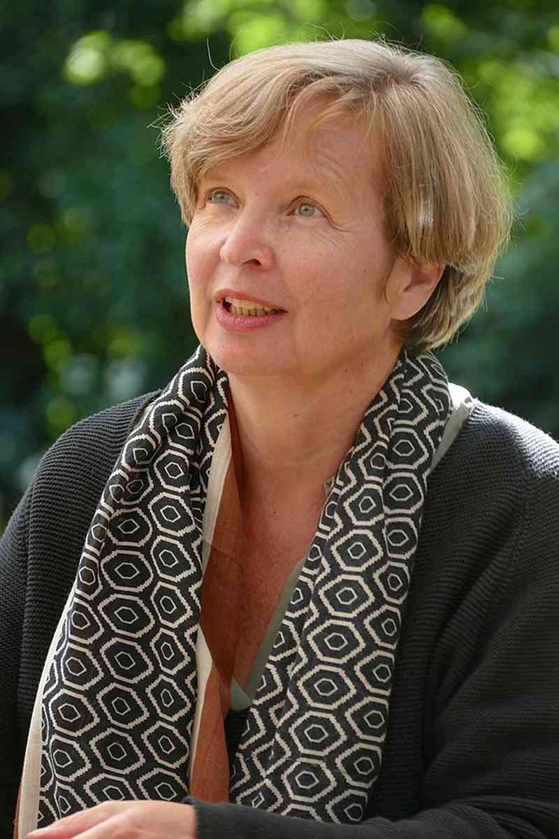 0811 Jenny Erpenbeck im Burgberggarten 2021 1 - Mehrfaches Scheitern - Literatur - Kultur