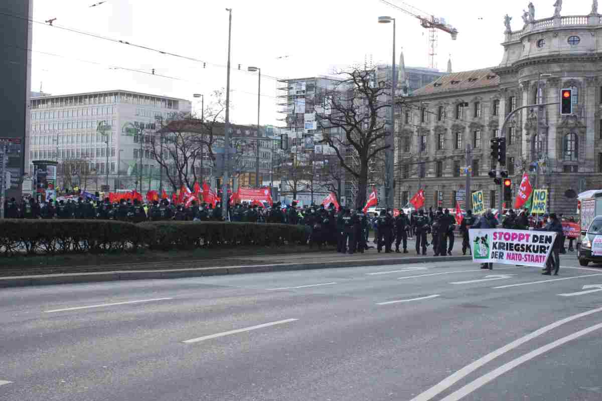 sdaj muenchen 2 - „Keine wichtigere Konferenz“ - Imperialismus, Kriegshetze, Münchner Sicherheitskonferenz, NATO - Im Bild