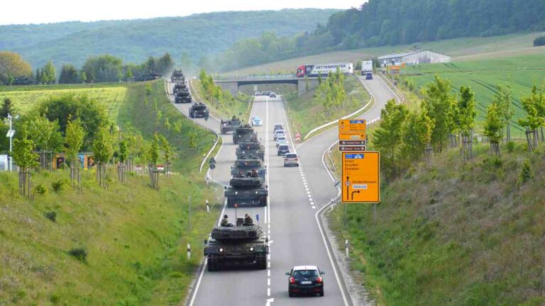 100501 aufmarsch - Drehscheibe Deutschland - Russland - Russland